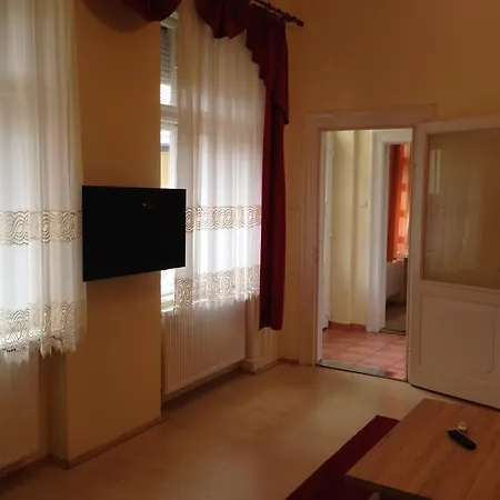 Peterfia Apartman Debrecen Exterior photo